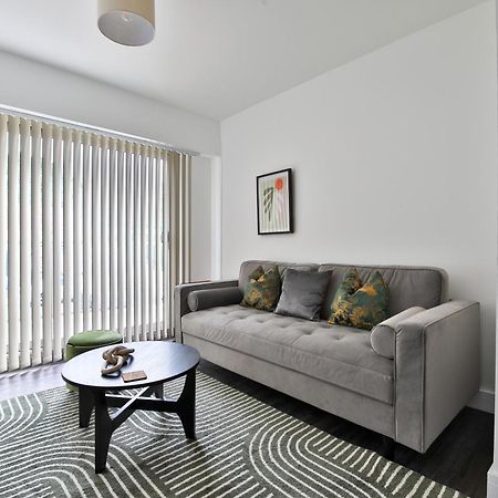 Amber Vista 2 Bedroom Apartments- Supermarket, Coffee Shop, Restaurants & Parking Below Cardiff Exterior foto