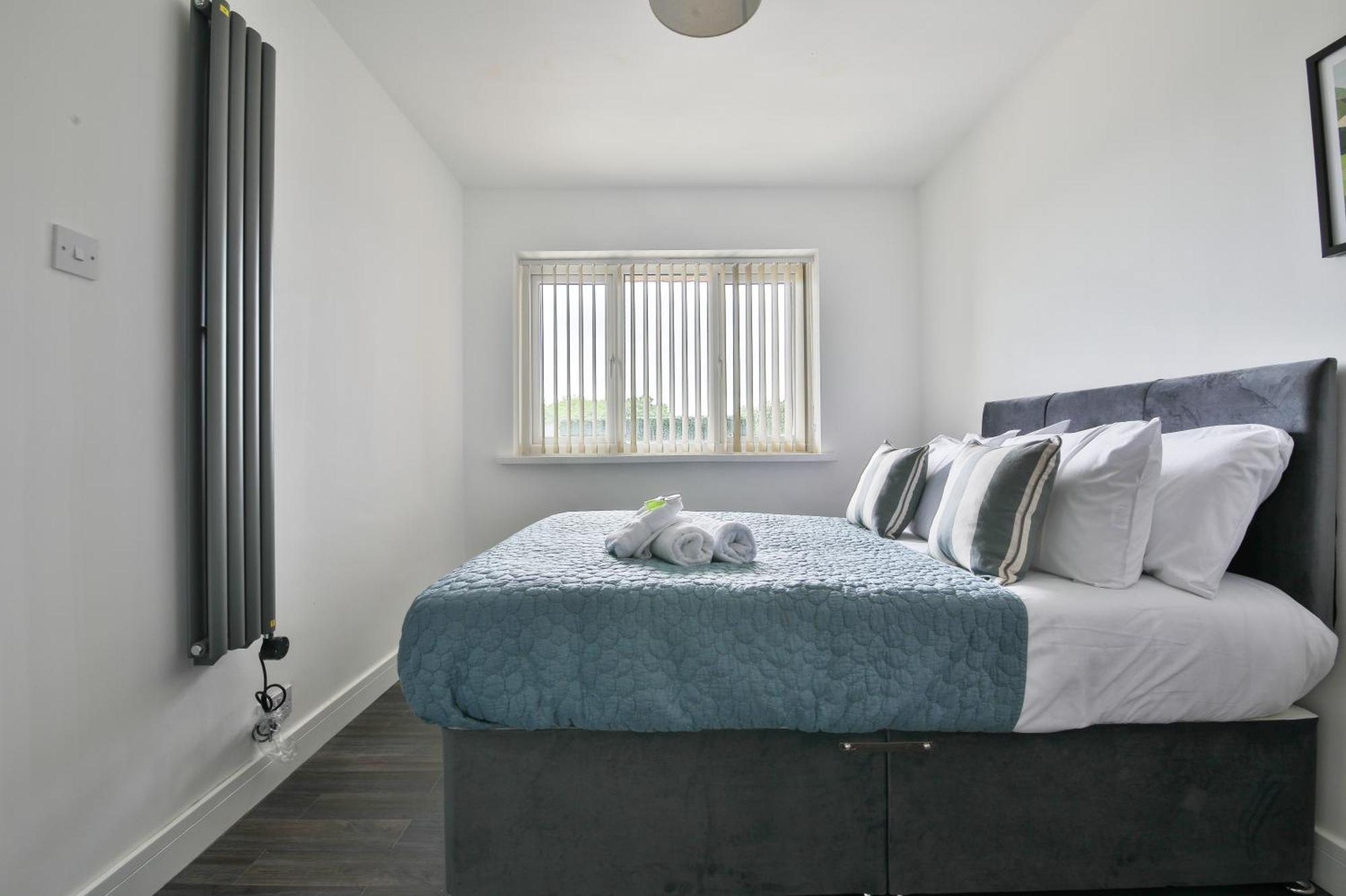 Amber Vista 2 Bedroom Apartments- Supermarket, Coffee Shop, Restaurants & Parking Below Cardiff Exterior foto